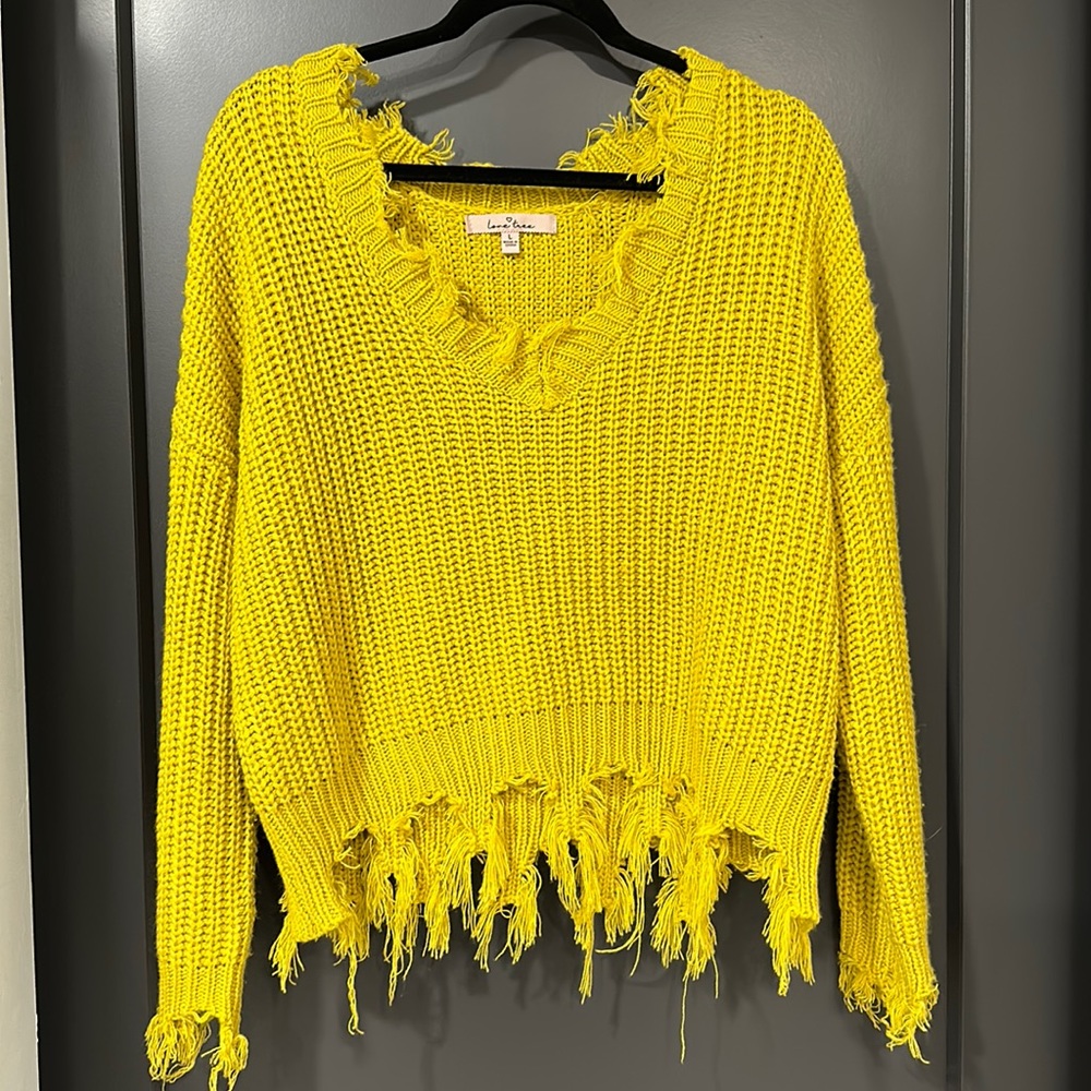 Knitted long sleeve crop sweater